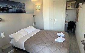 Fasthotel Roissy - Saint-Witz